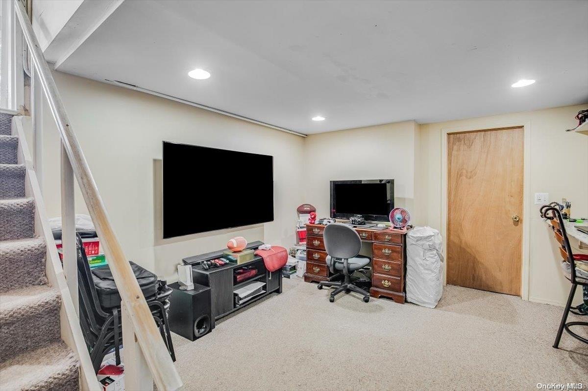 11 Hampshire Drive — photo 27