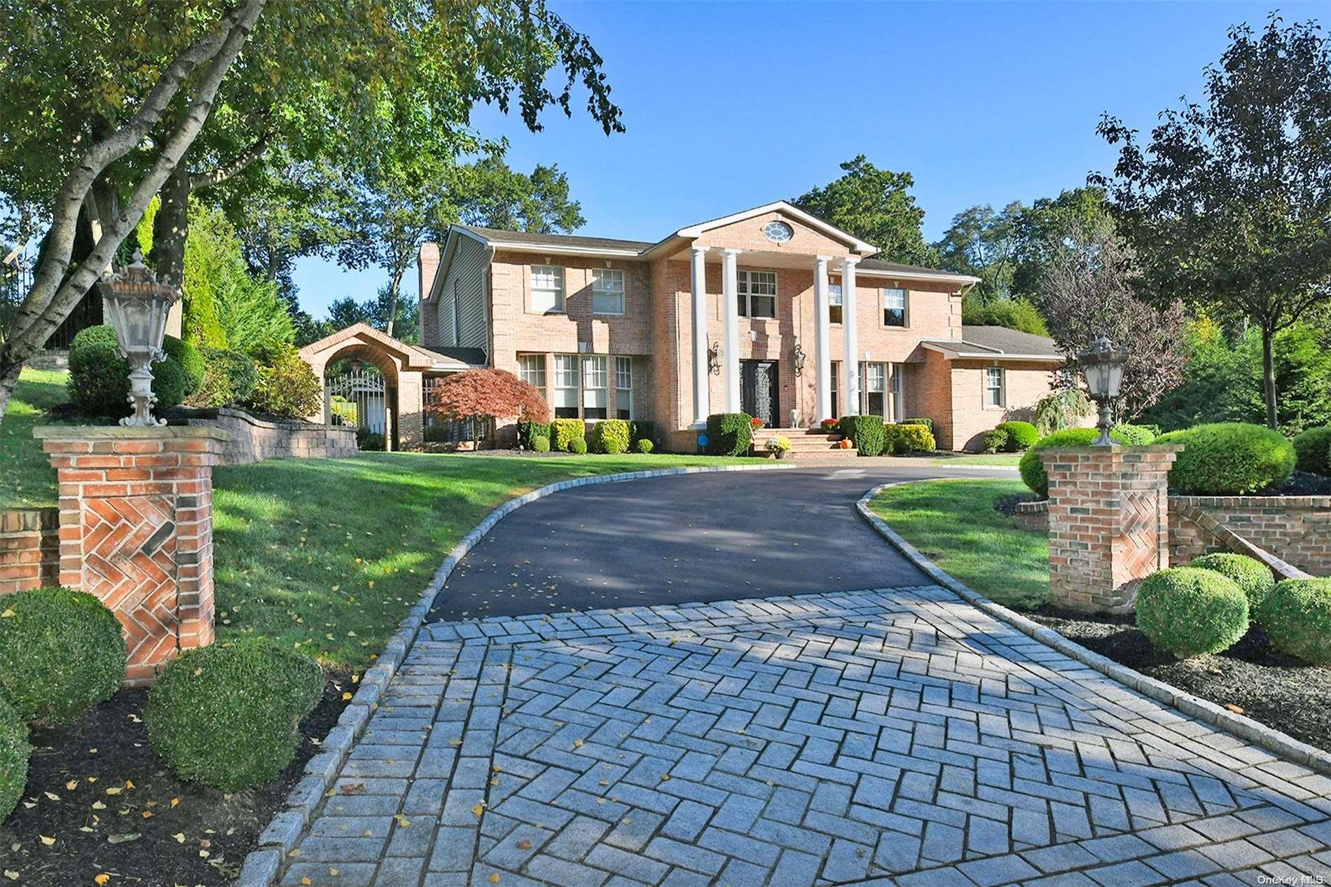 87 Wildwood Drive, Dix Hills