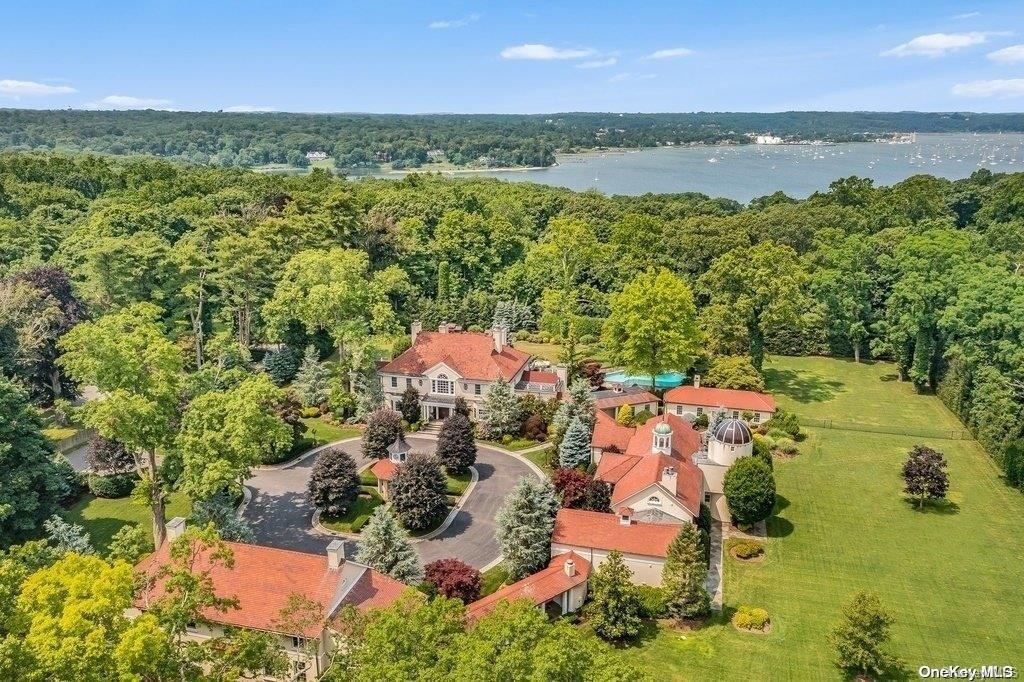 13 Tennis Court Road, Cove Neck