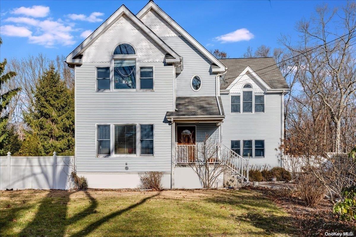 118 Dix Highway, Dix Hills