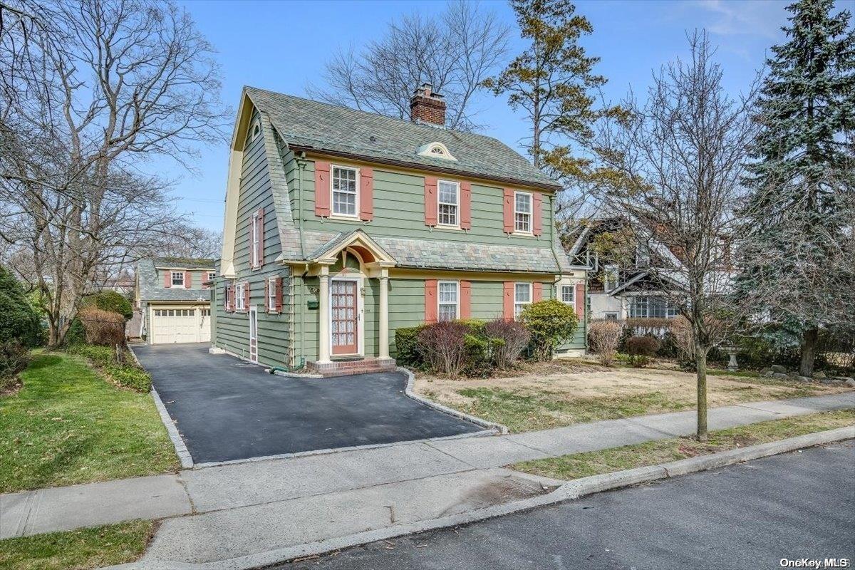 91 Nassau Avenue, Manhasset
