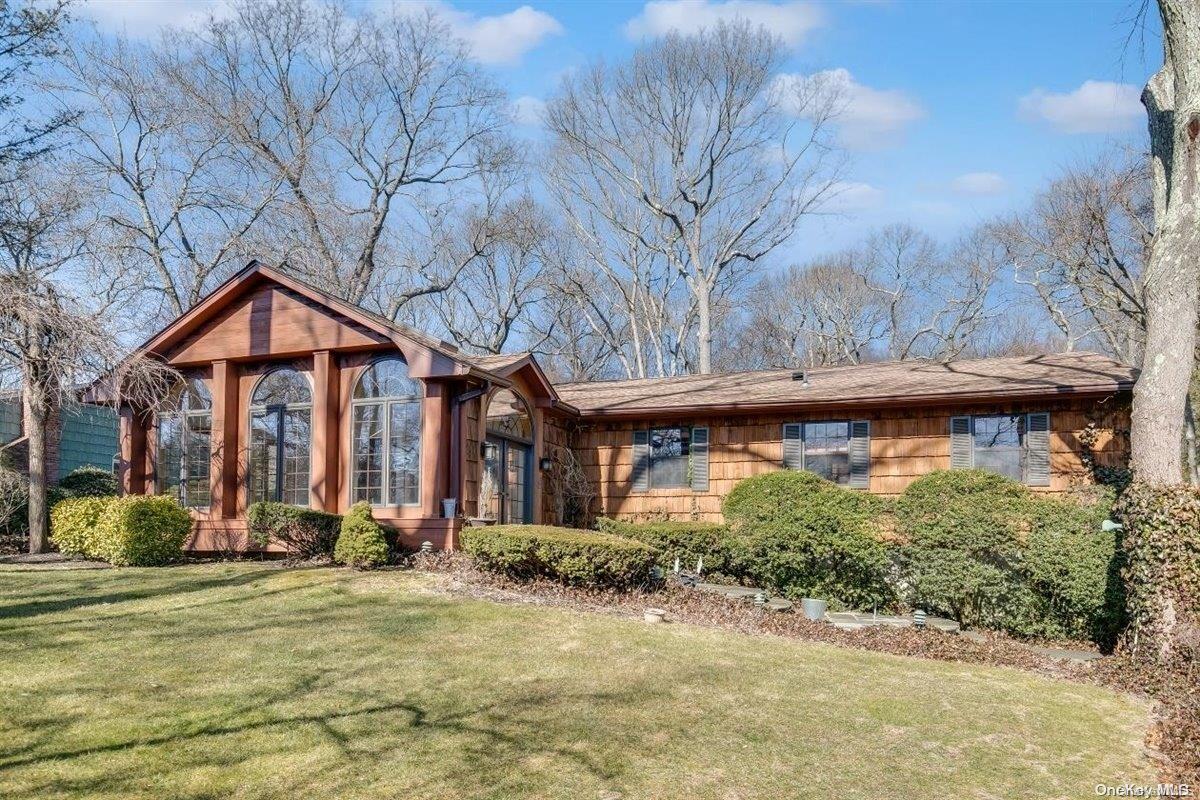 5 Randolph Drive, Dix Hills