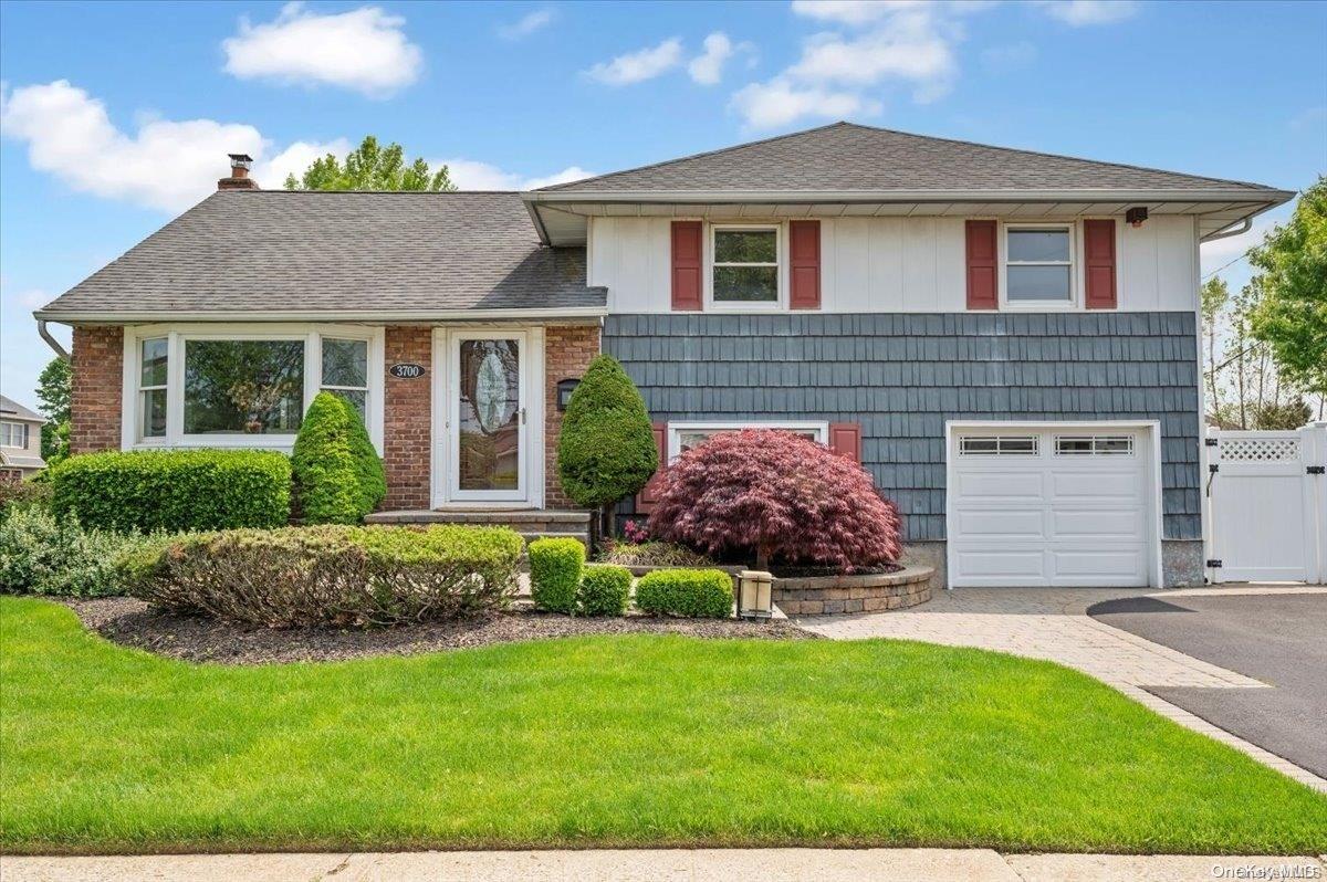 3700 Carlisle Road, Wantagh