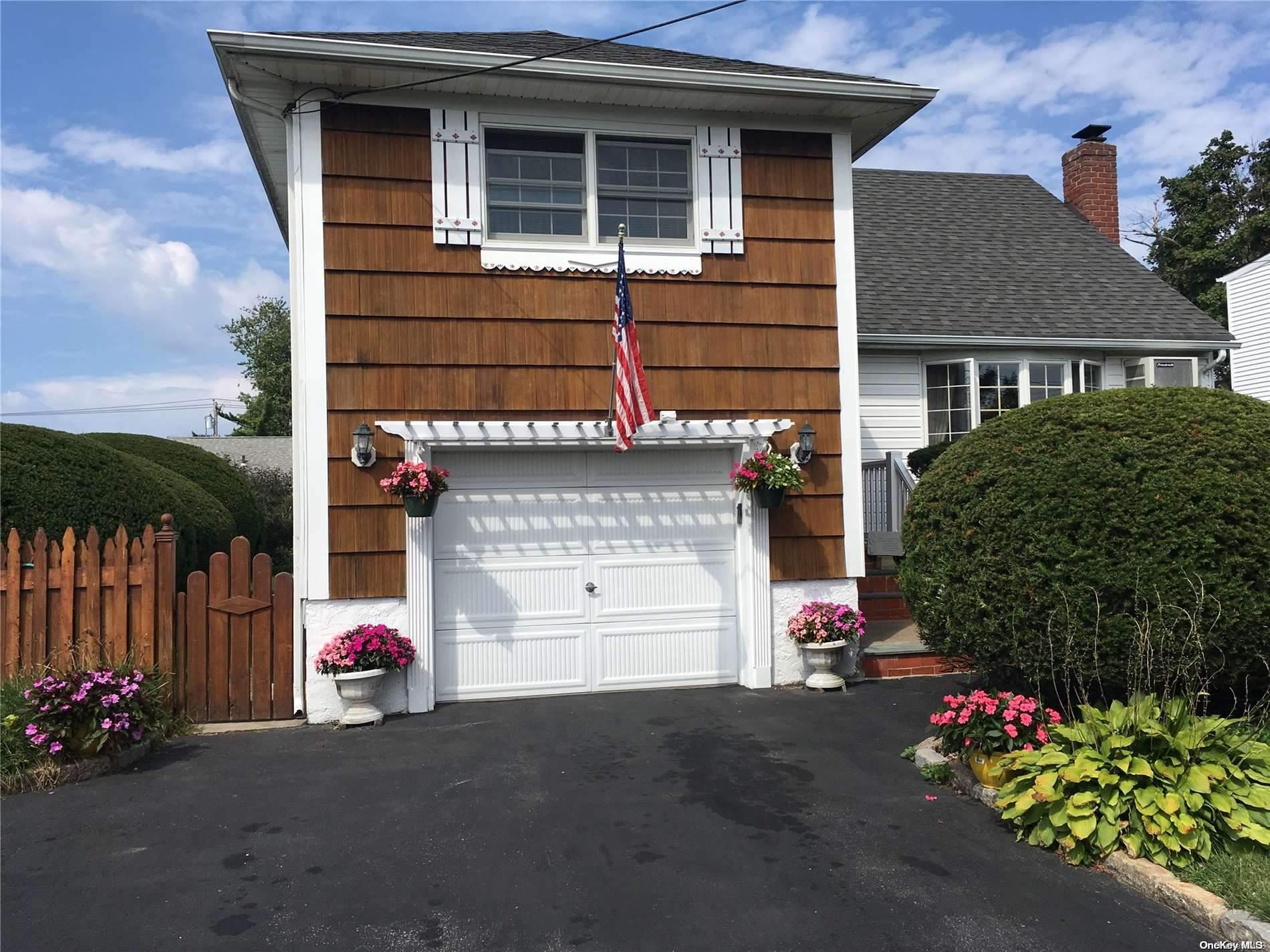 268 West End Avenue, Massapequa