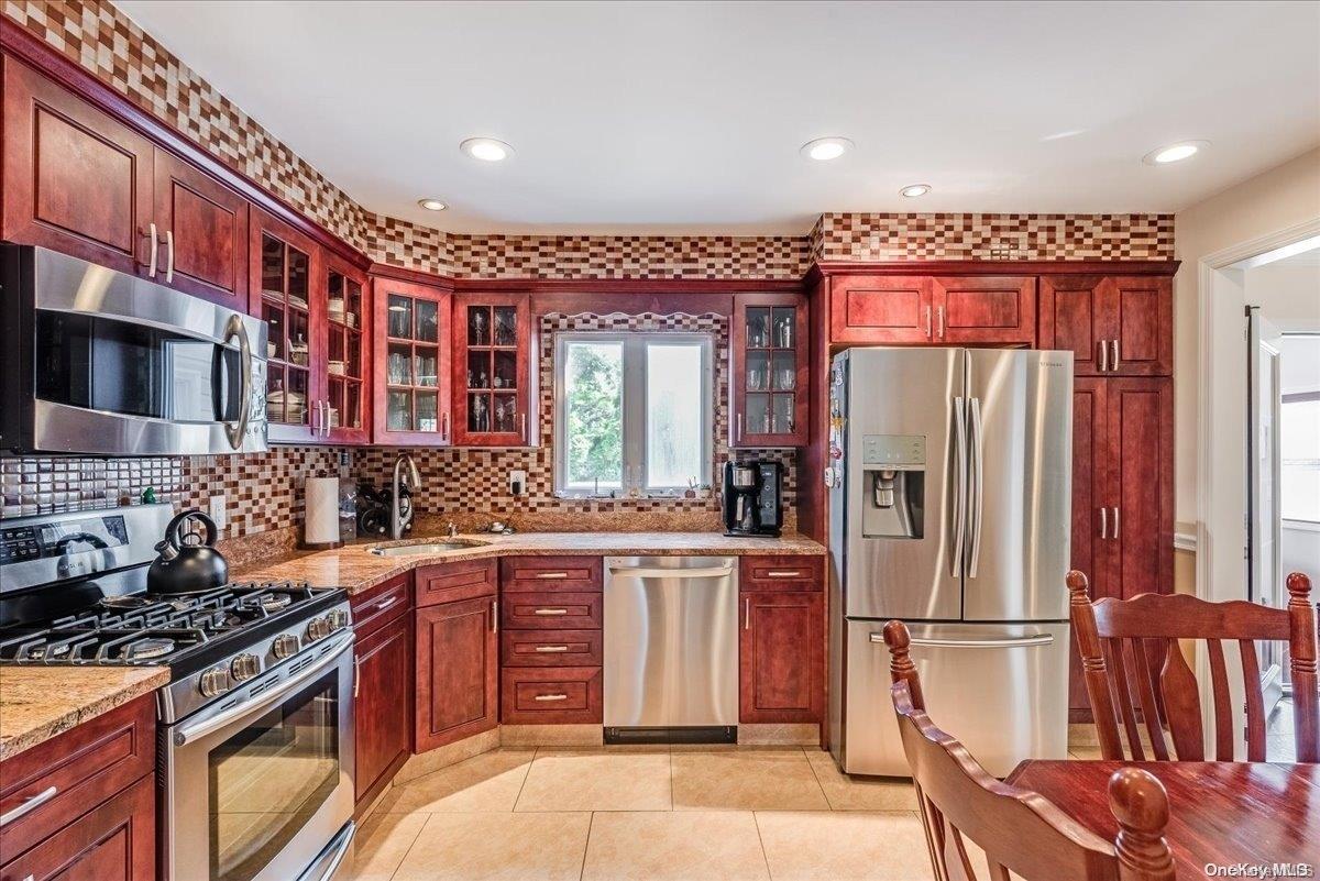 96 Peconic Drive — photo 13