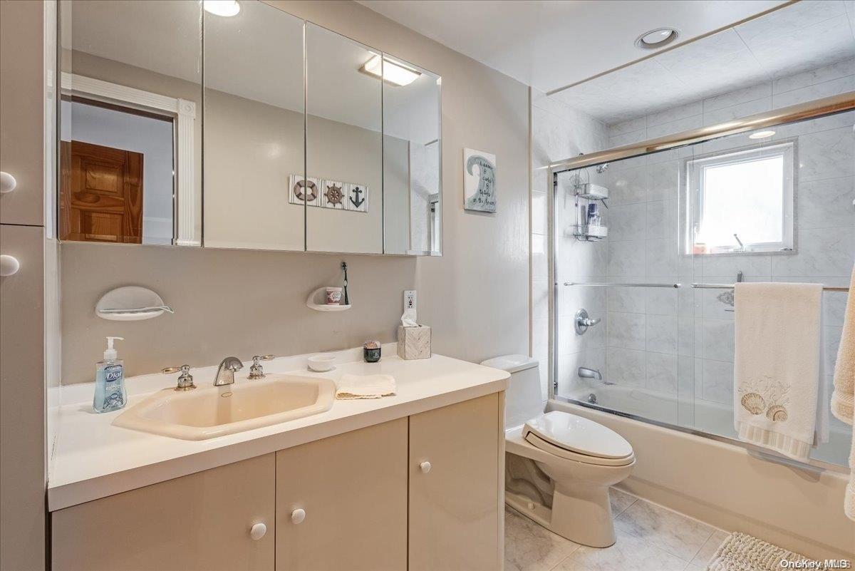 96 Peconic Drive — photo 22