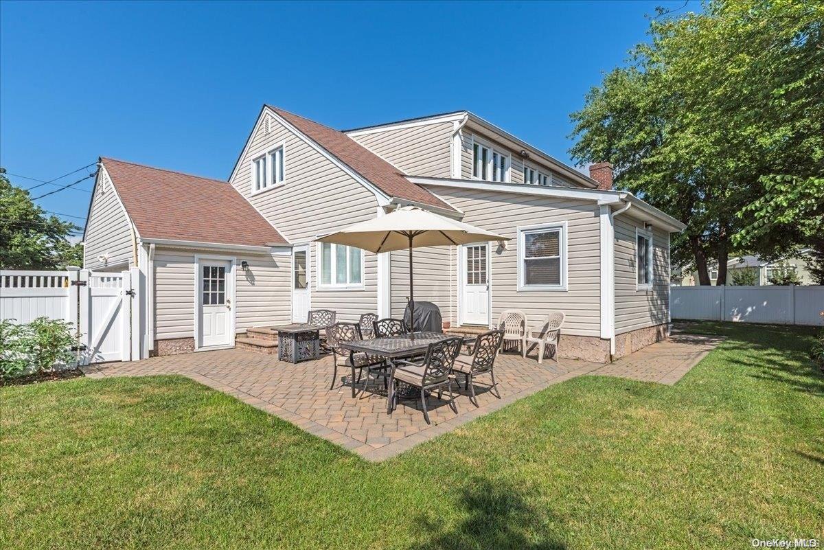 96 Peconic Drive — photo 31