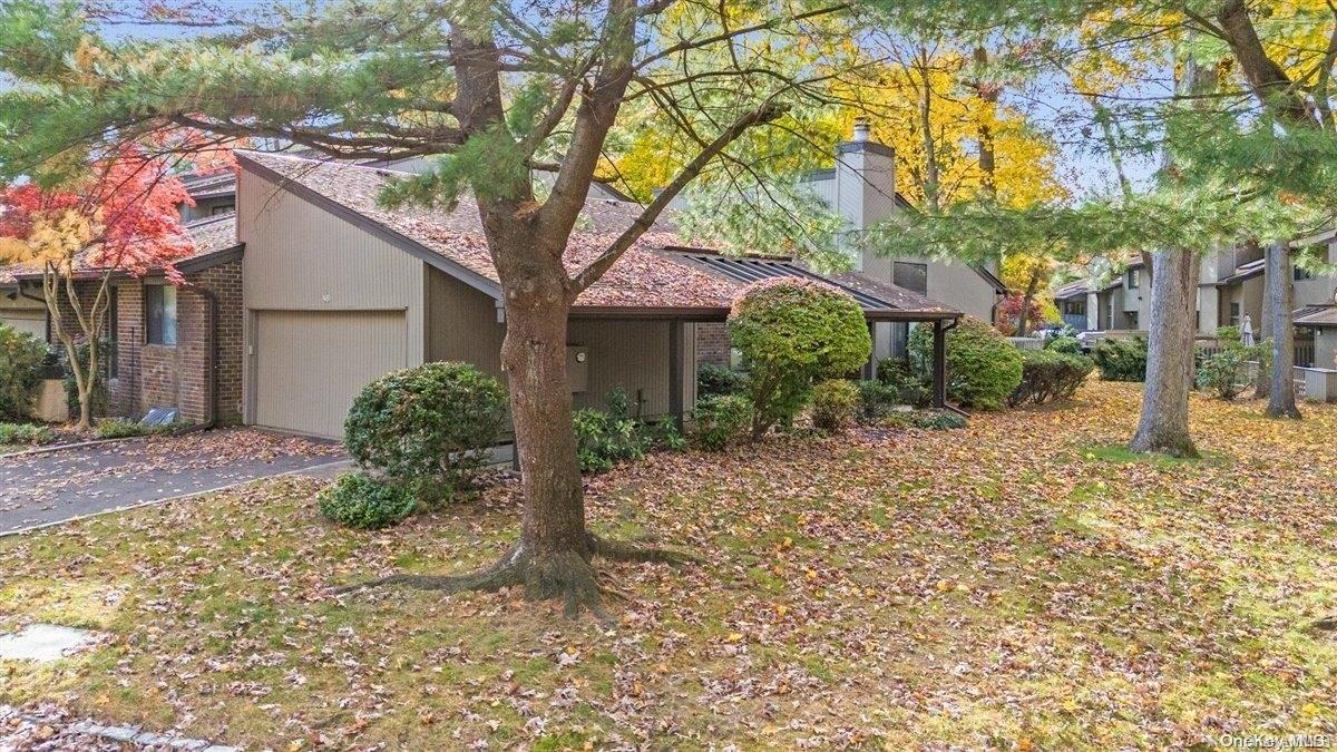 46 Country Club Drive #46, Jericho