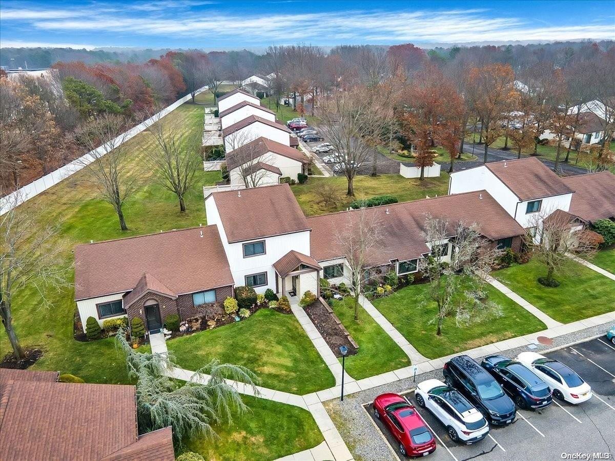 10 Sheila Court #-- — photo 2
