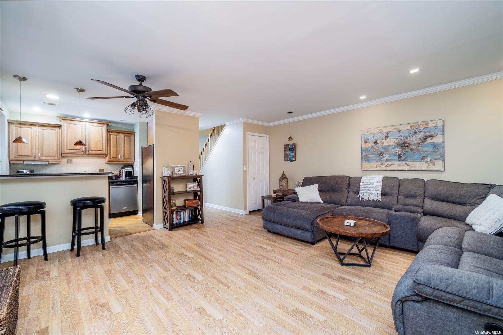 425 Shore Road #2D, Long Beach