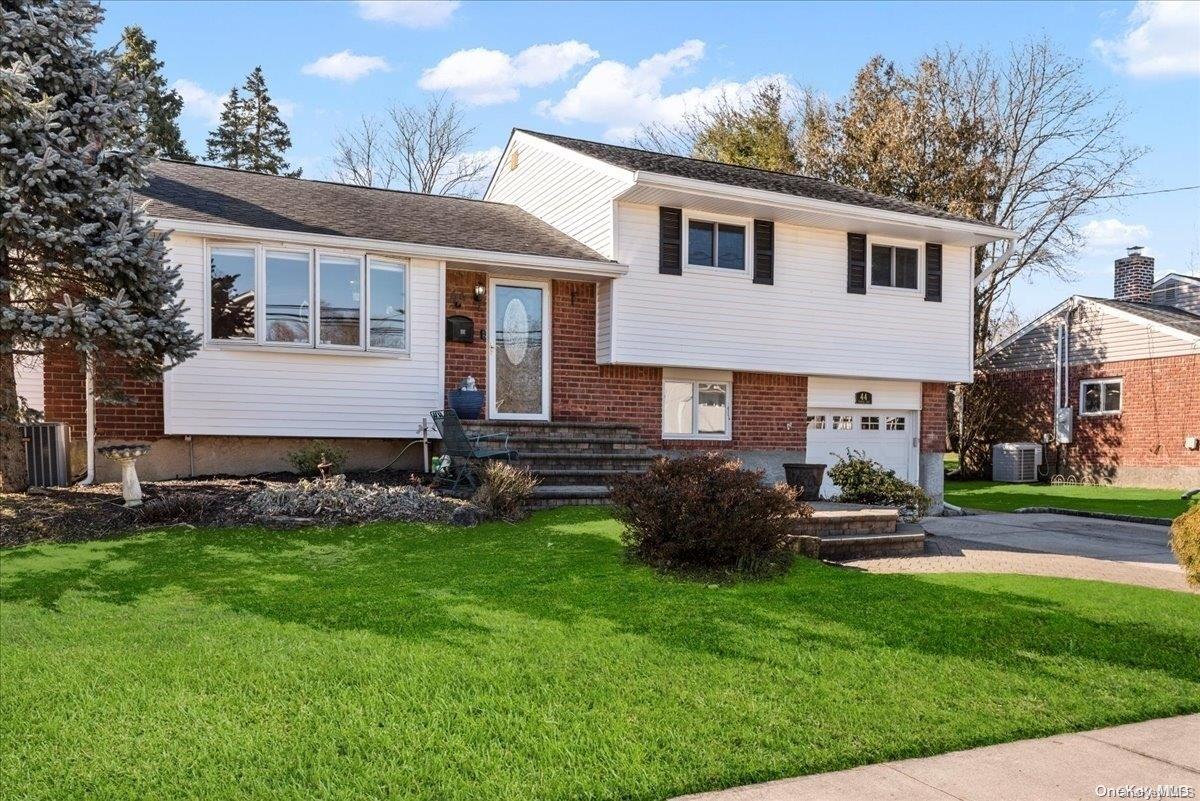 44 Sherman Drive, Syosset