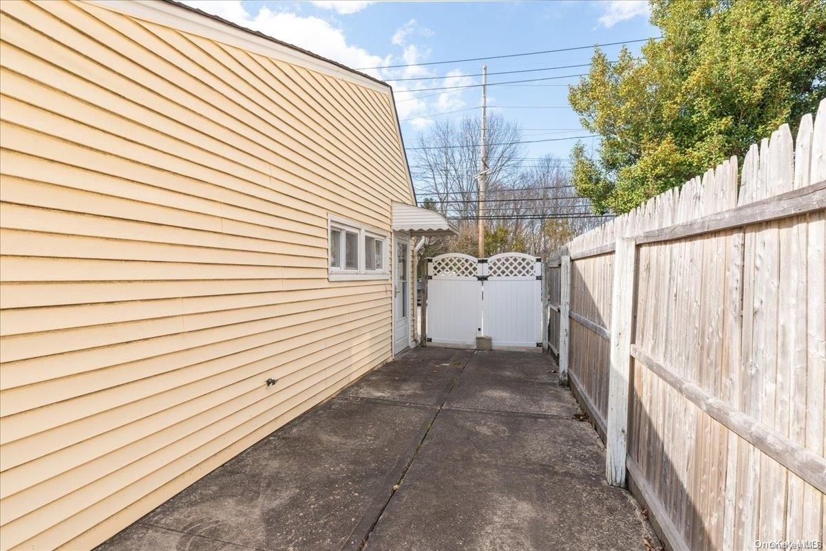 102 Cold Spring Road — photo 32
