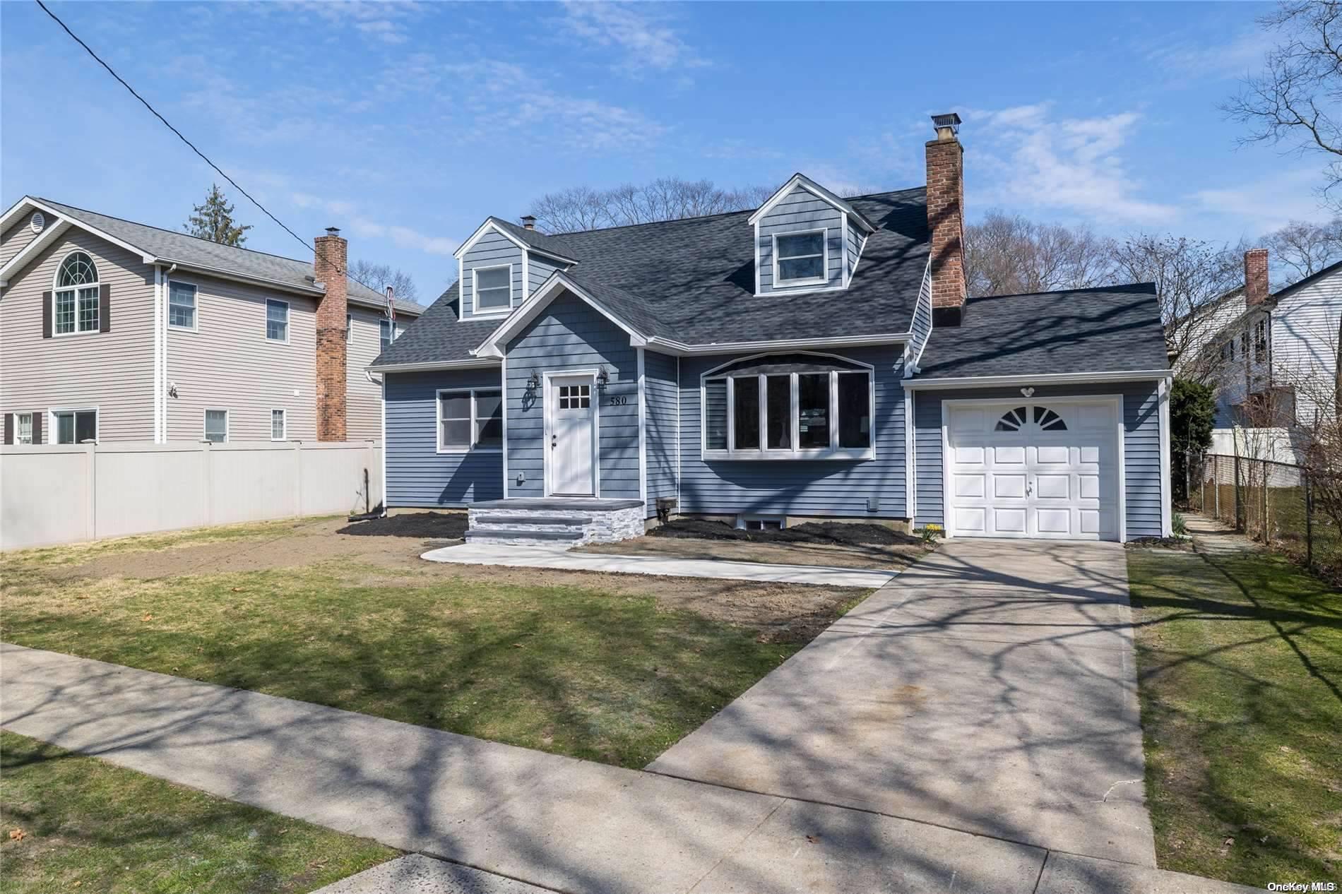 580 Seaford Avenue — photo 30