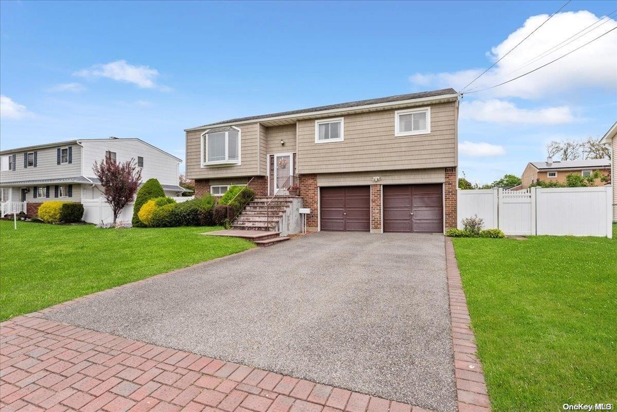 43 Babylon Avenue, West Islip