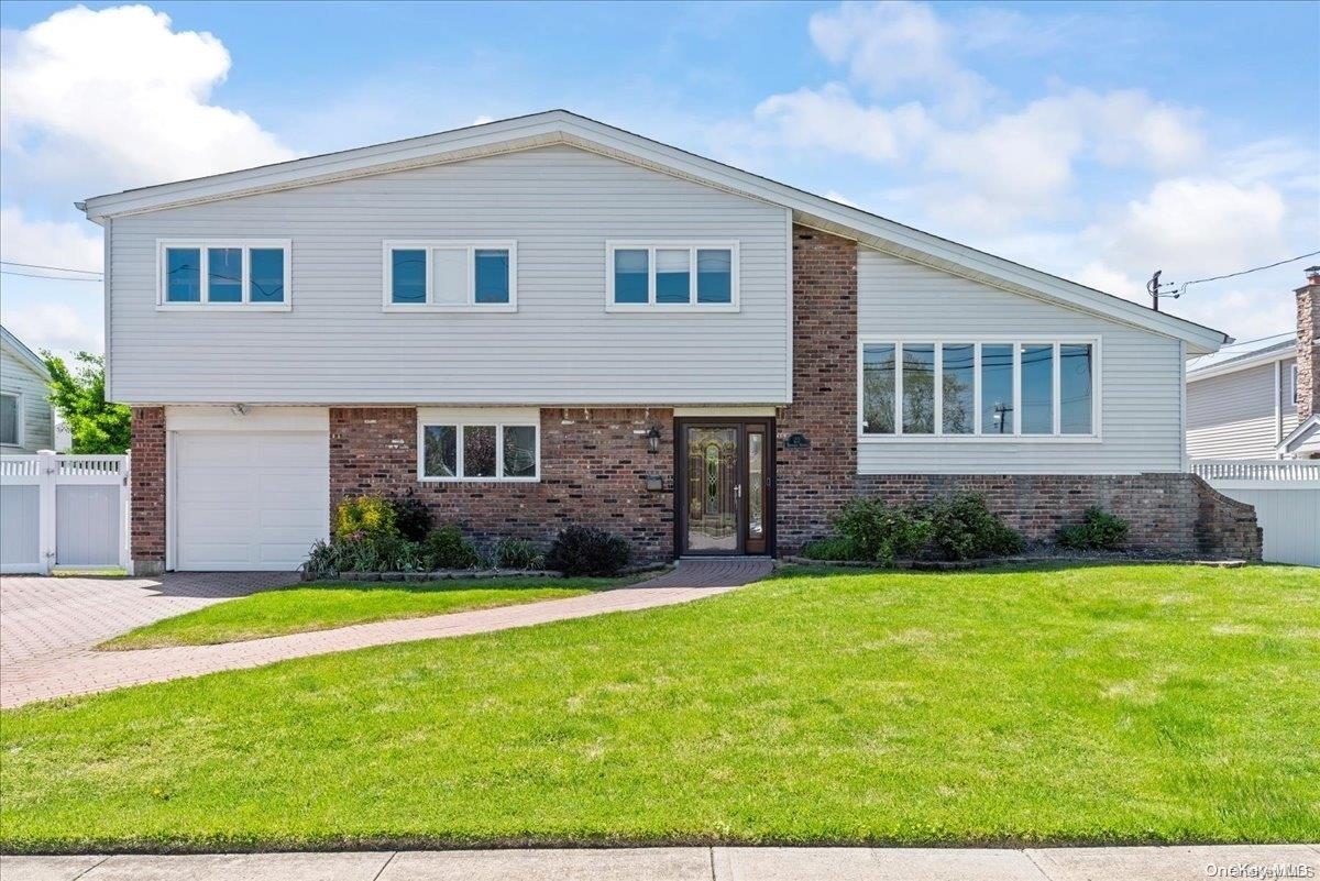 23 Tidewater Avenue, Massapequa
