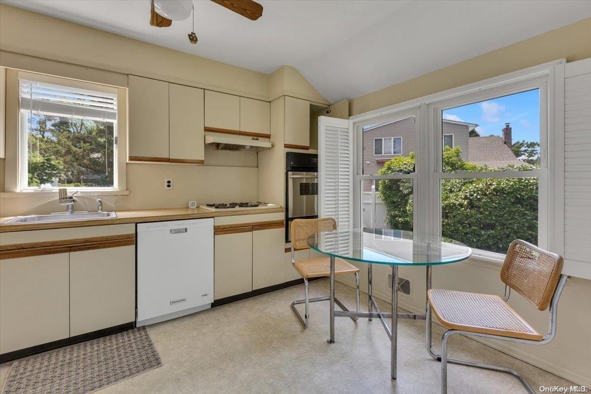 11 Mckay Road — photo 6