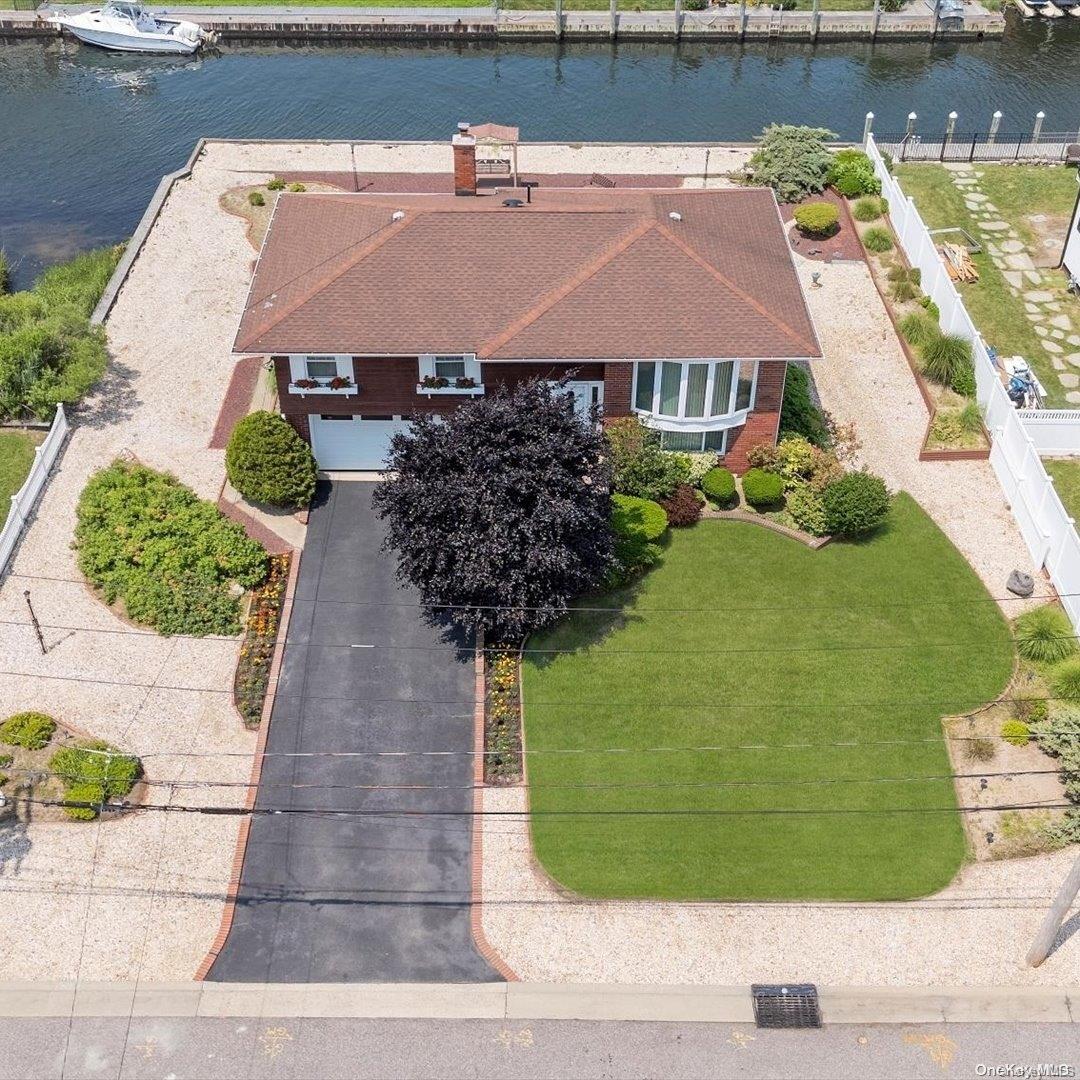 230 Sequams Lane Ctr, West Islip