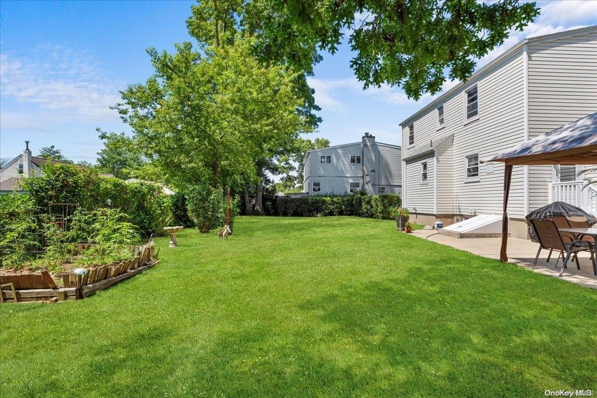 175 Deauville Boulevard — photo 20