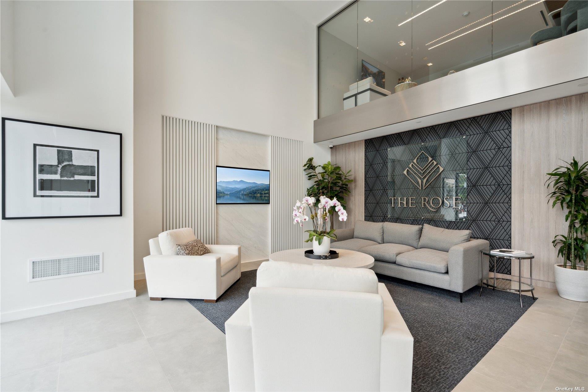 218 Middle Neck Road #205, Great Neck