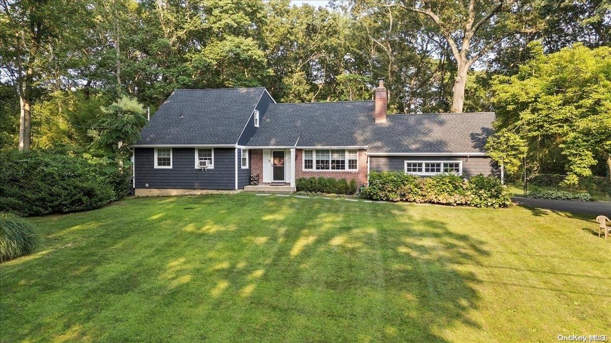 77 Brookhill Lane, Huntington