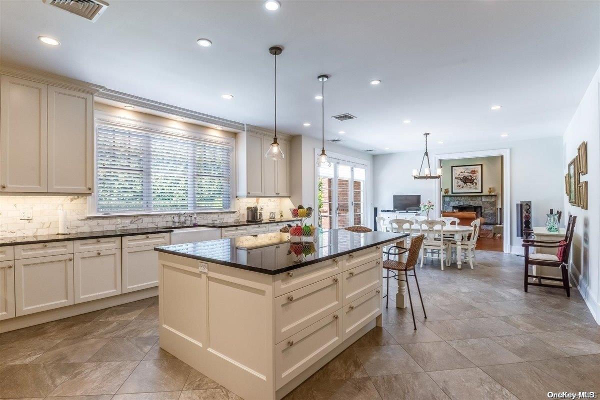 17 Hickory Drive — photo 8