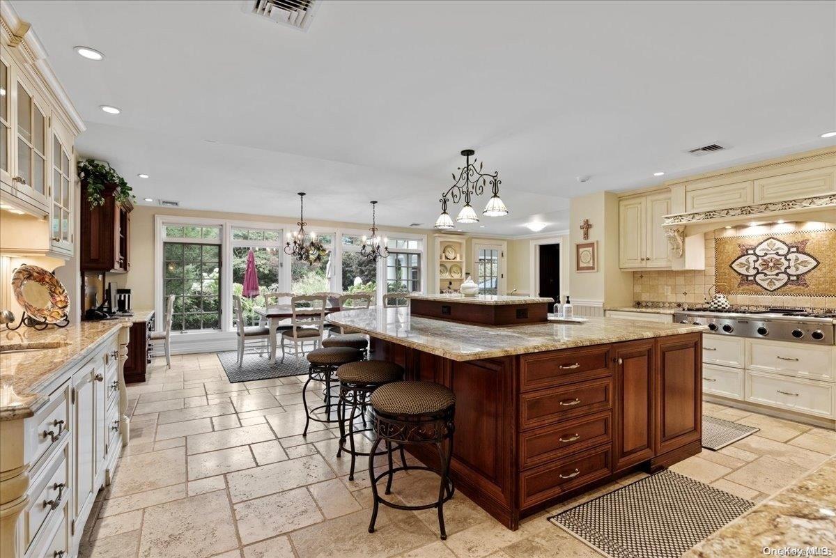 270 Foxhunt Crescent — photo 8