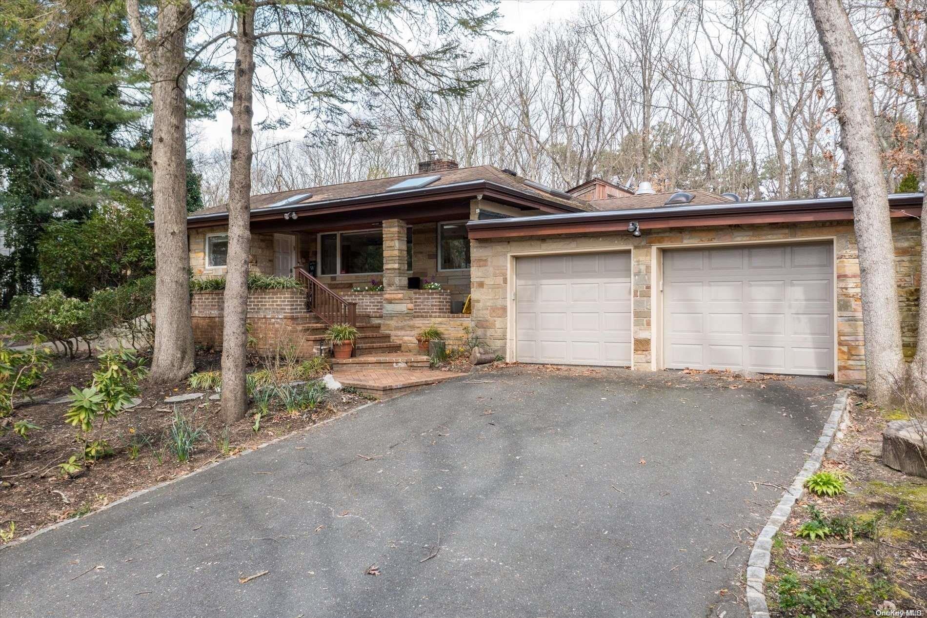 16 Wyandanch Boulevard, Smithtown