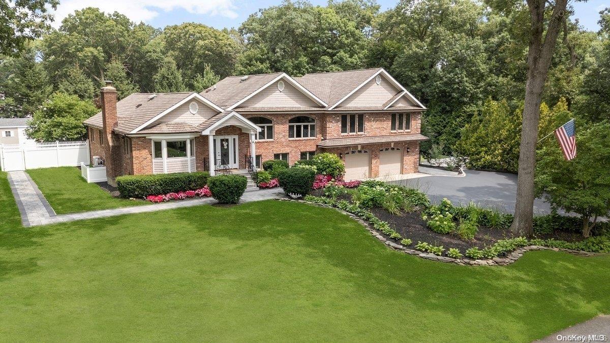 41 Golf Lane, Huntington