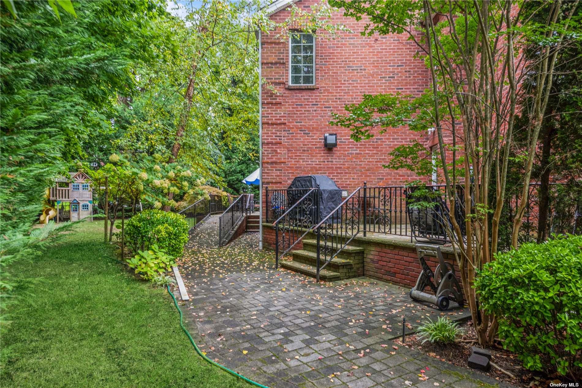 106 Willow Road — photo 35