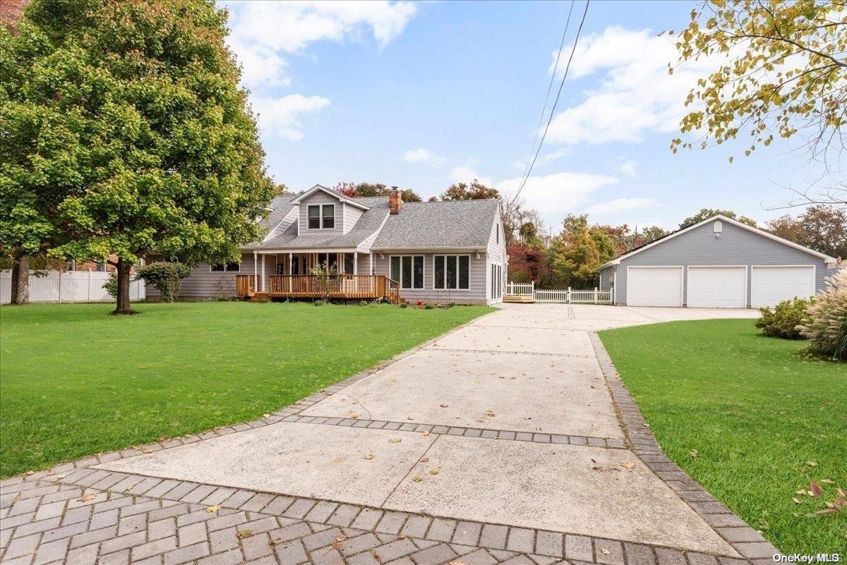 285 Edgewood Avenue, Oakdale