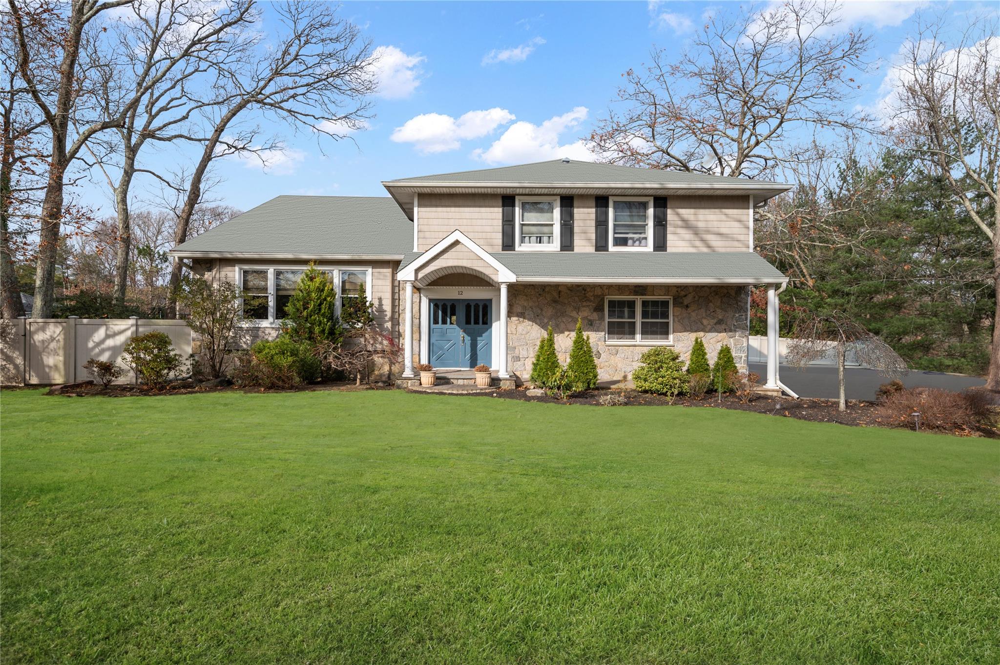 12 Hemingway Drive, Dix Hills