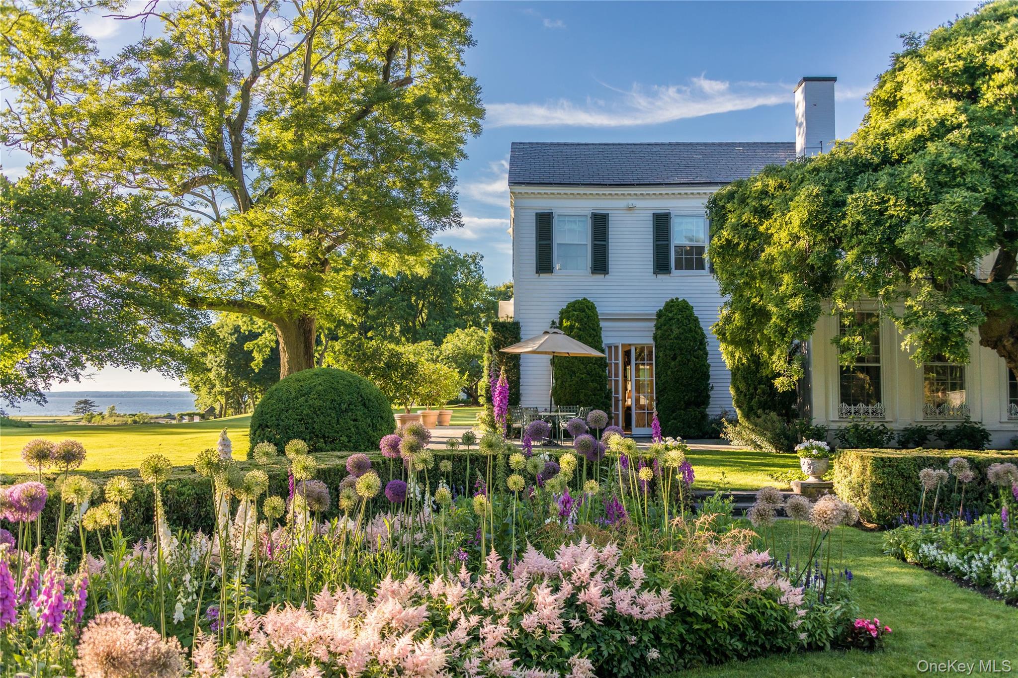 10 Lands End Road, Locust Valley