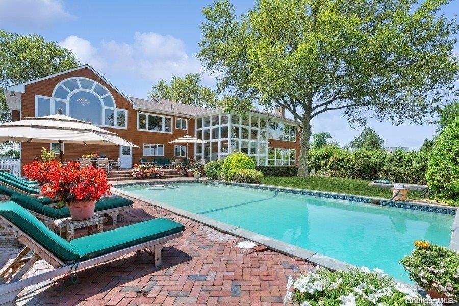 30 Thixton Drive, Hewlett Harbor
