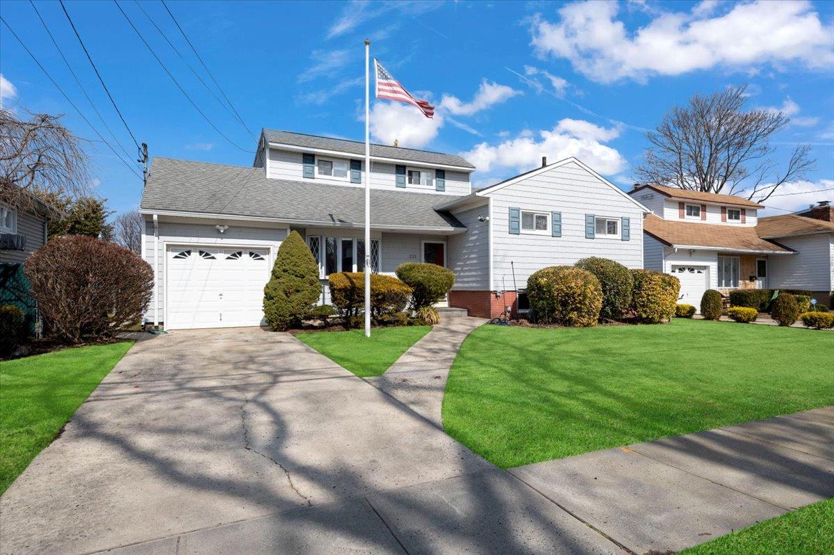 233 Cypress Street, Massapequa Park