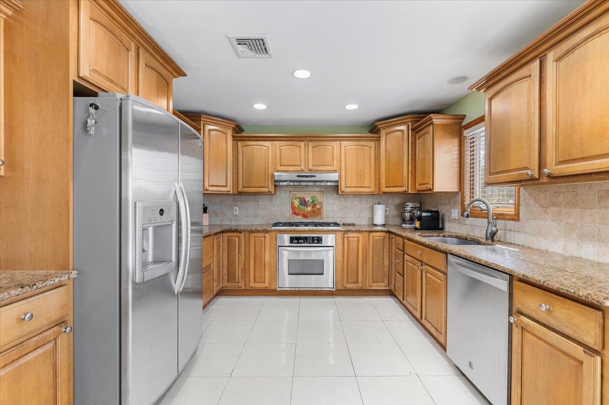 310 Clark Boulevard — photo 10