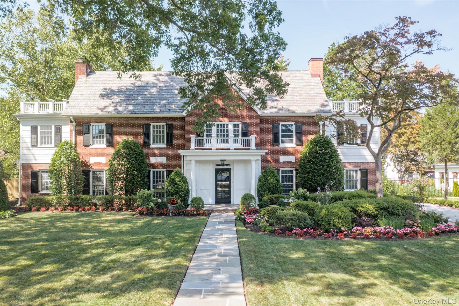 67 3rd Street, Garden City