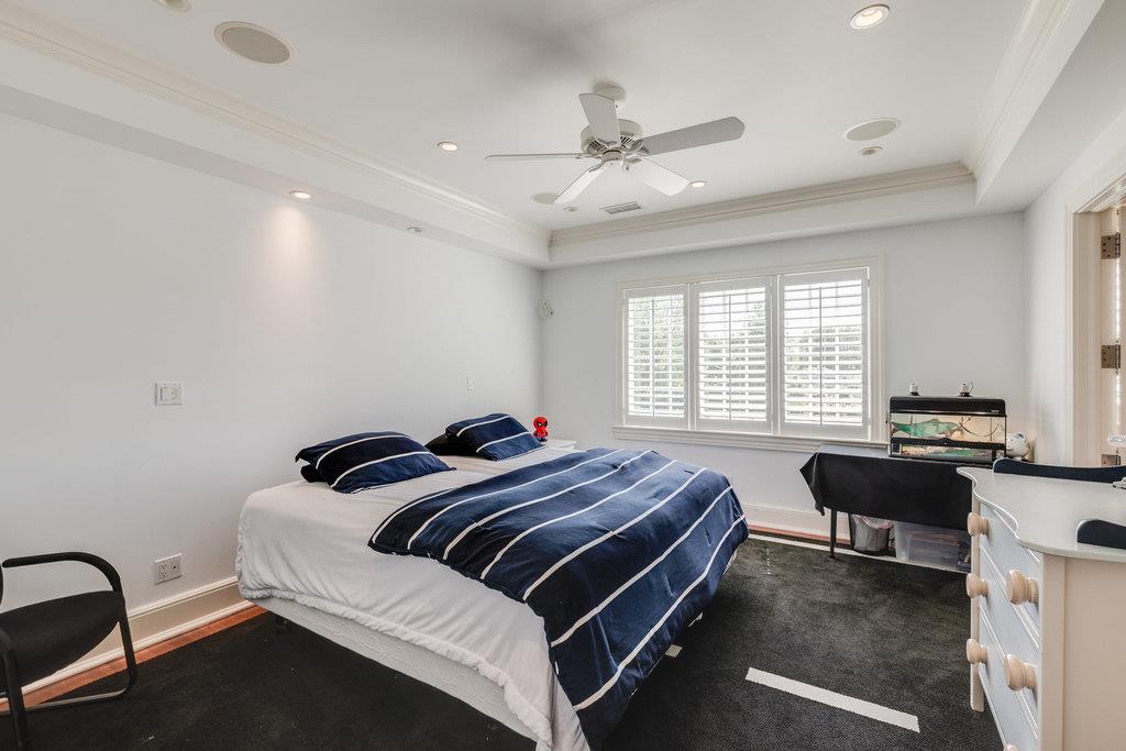 1 Peacock Lane — photo 17