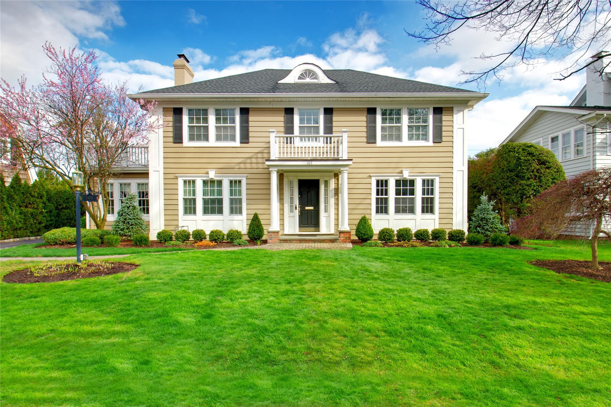 103 3rd Street, Garden City