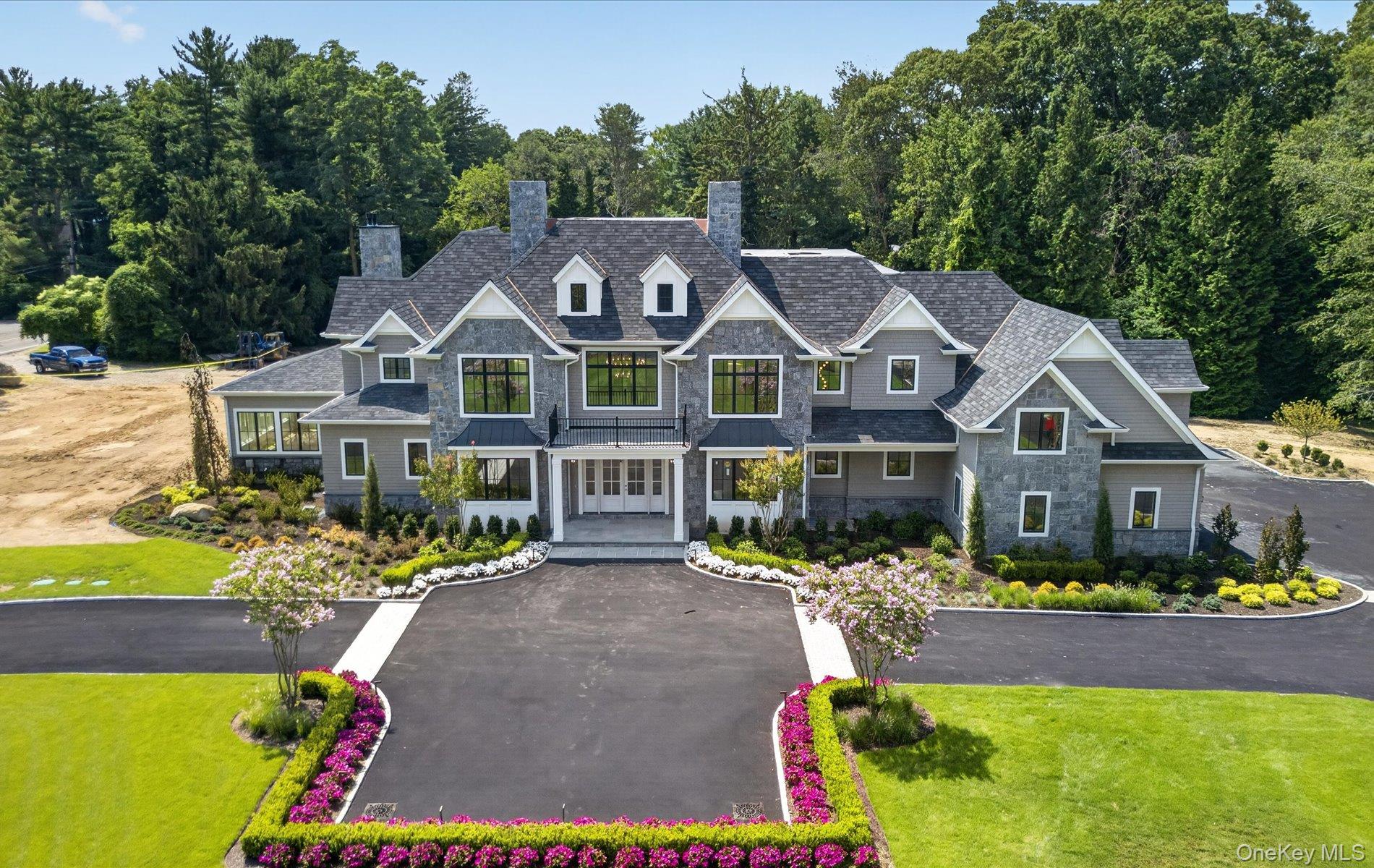 2 Gate Road, Lloyd Harbor