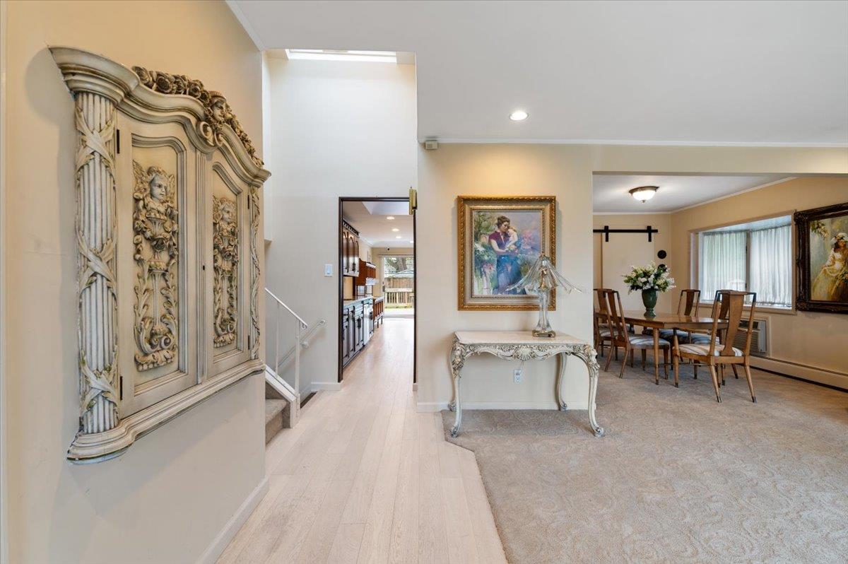 425 Queens Avenue — photo 2