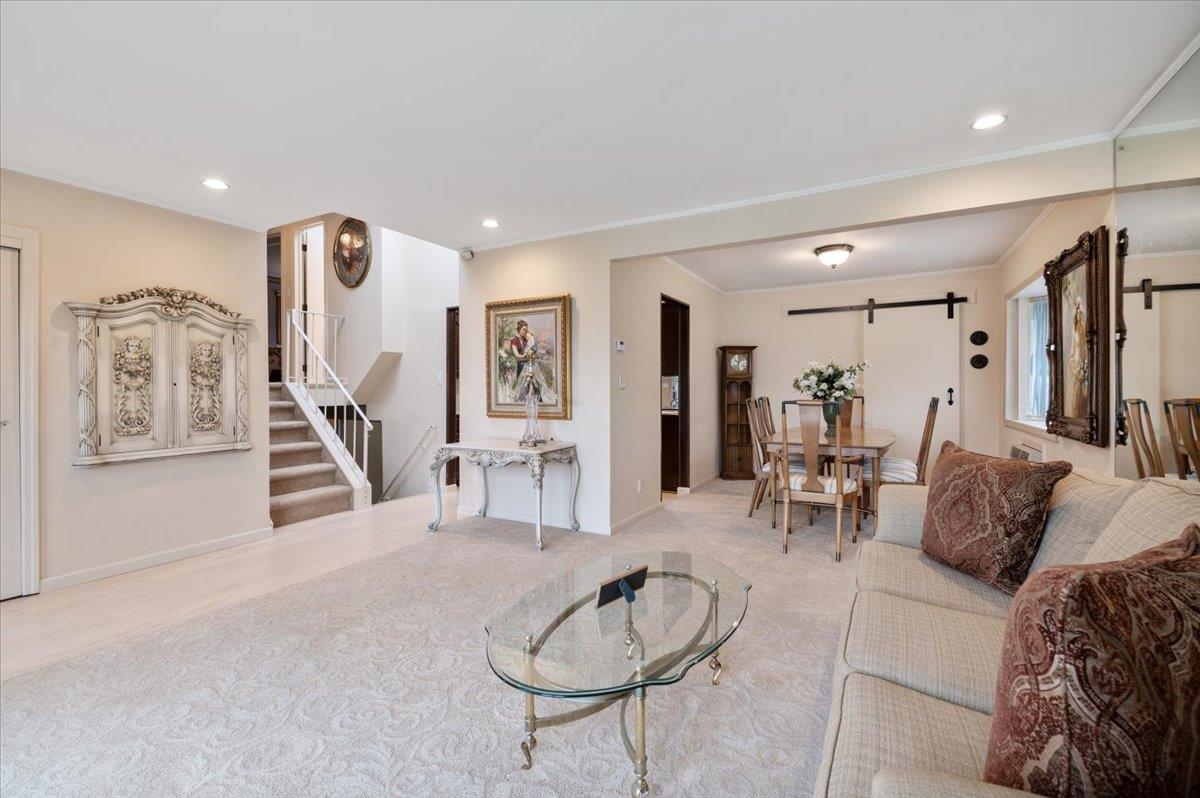 425 Queens Avenue — photo 4