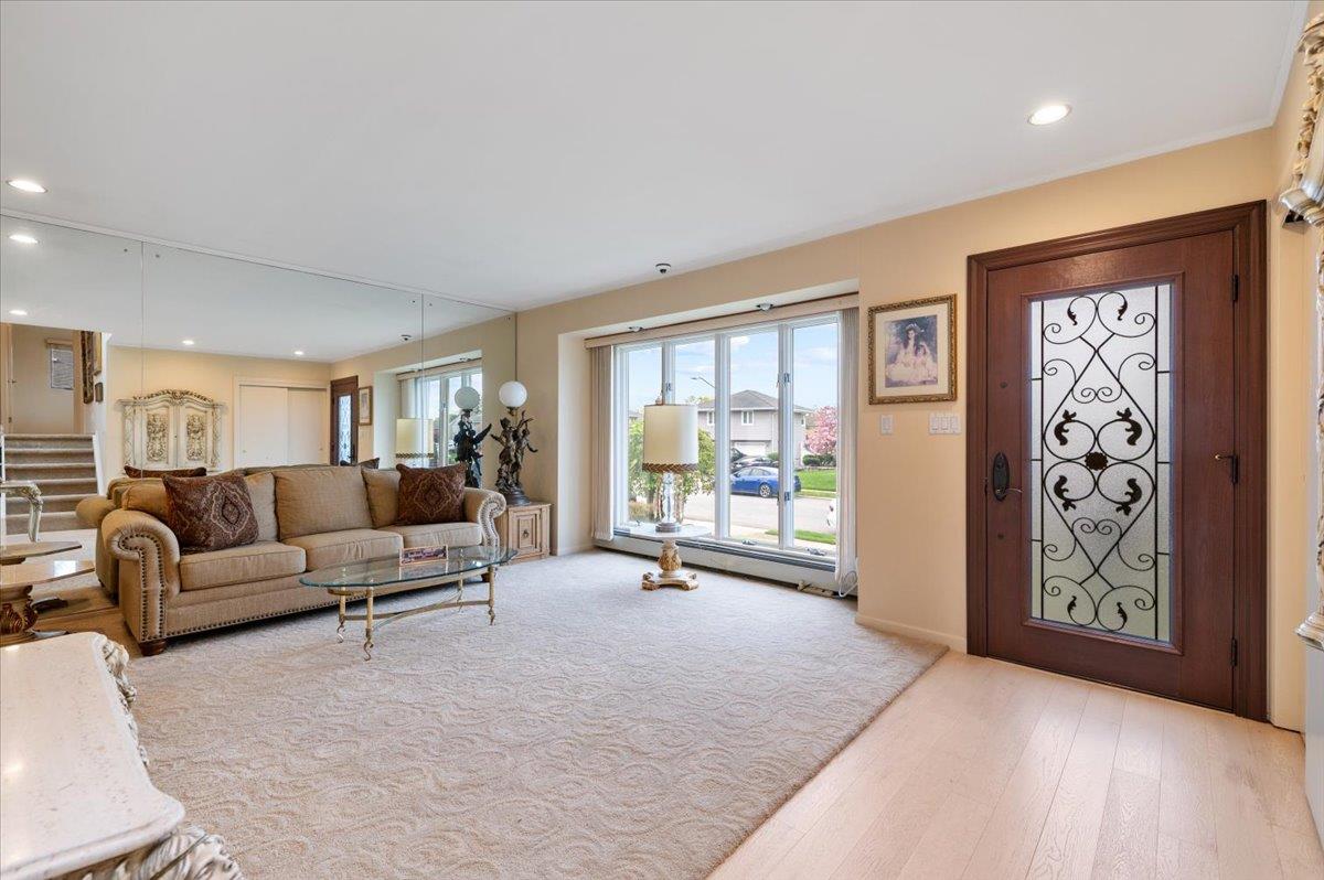 425 Queens Avenue — photo 6