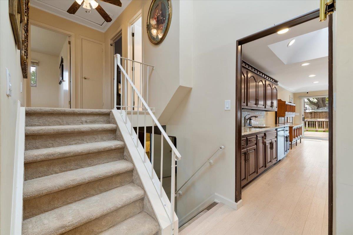 425 Queens Avenue — photo 7