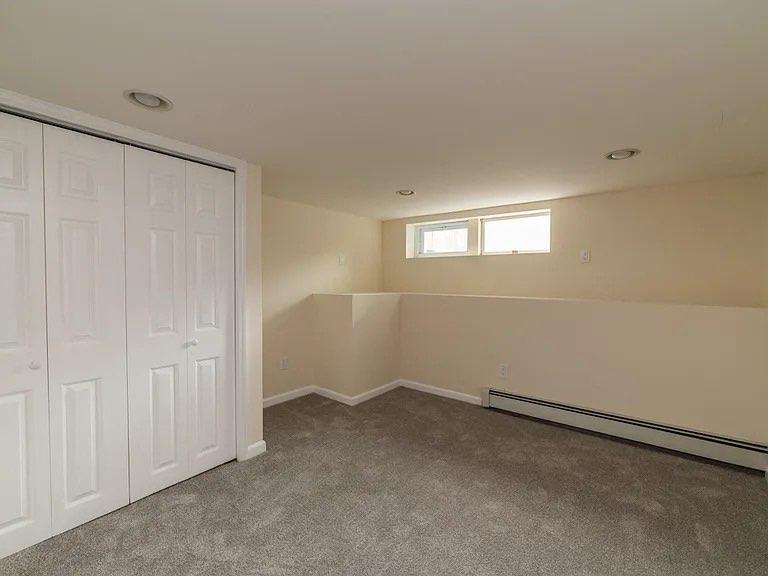 1044 Waverly Avenue — photo 15