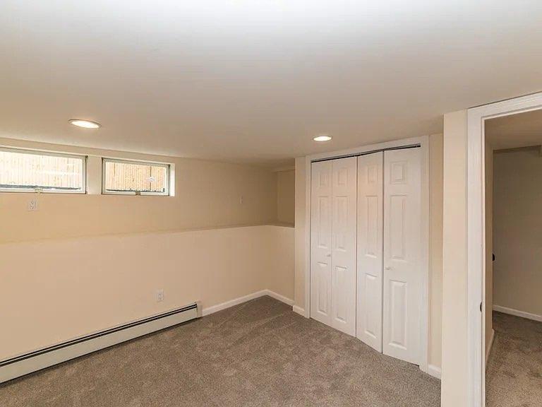 1044 Waverly Avenue — photo 17