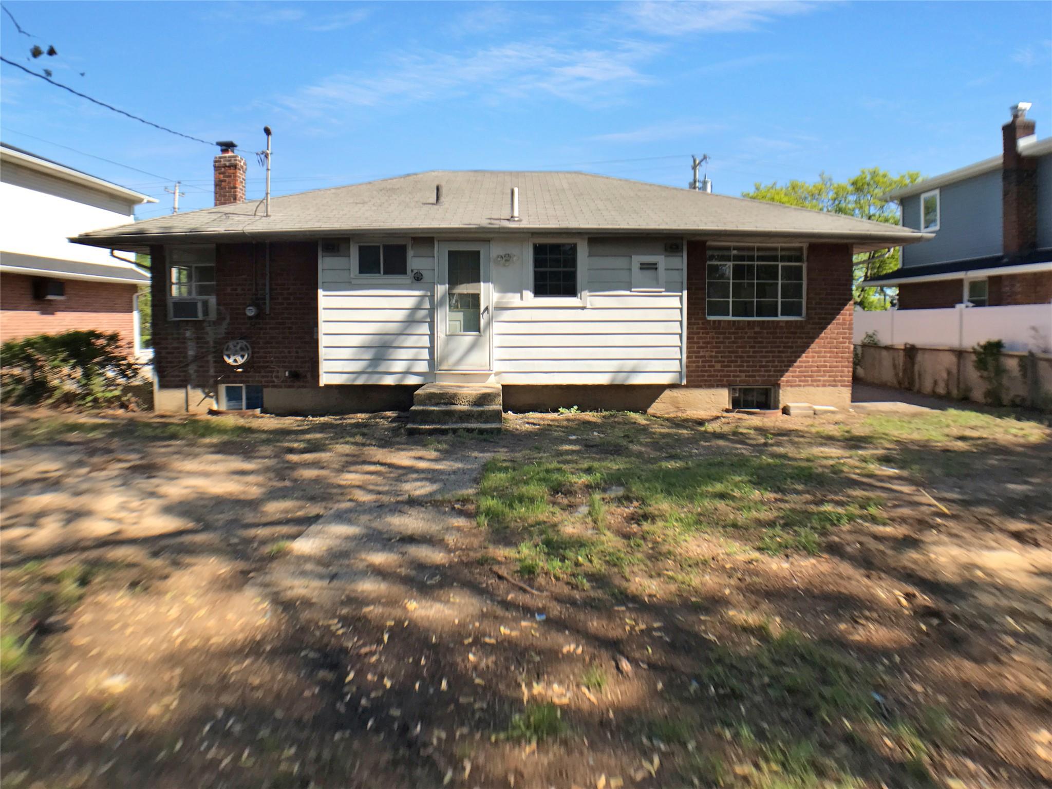 1689 Front Street — photo 11