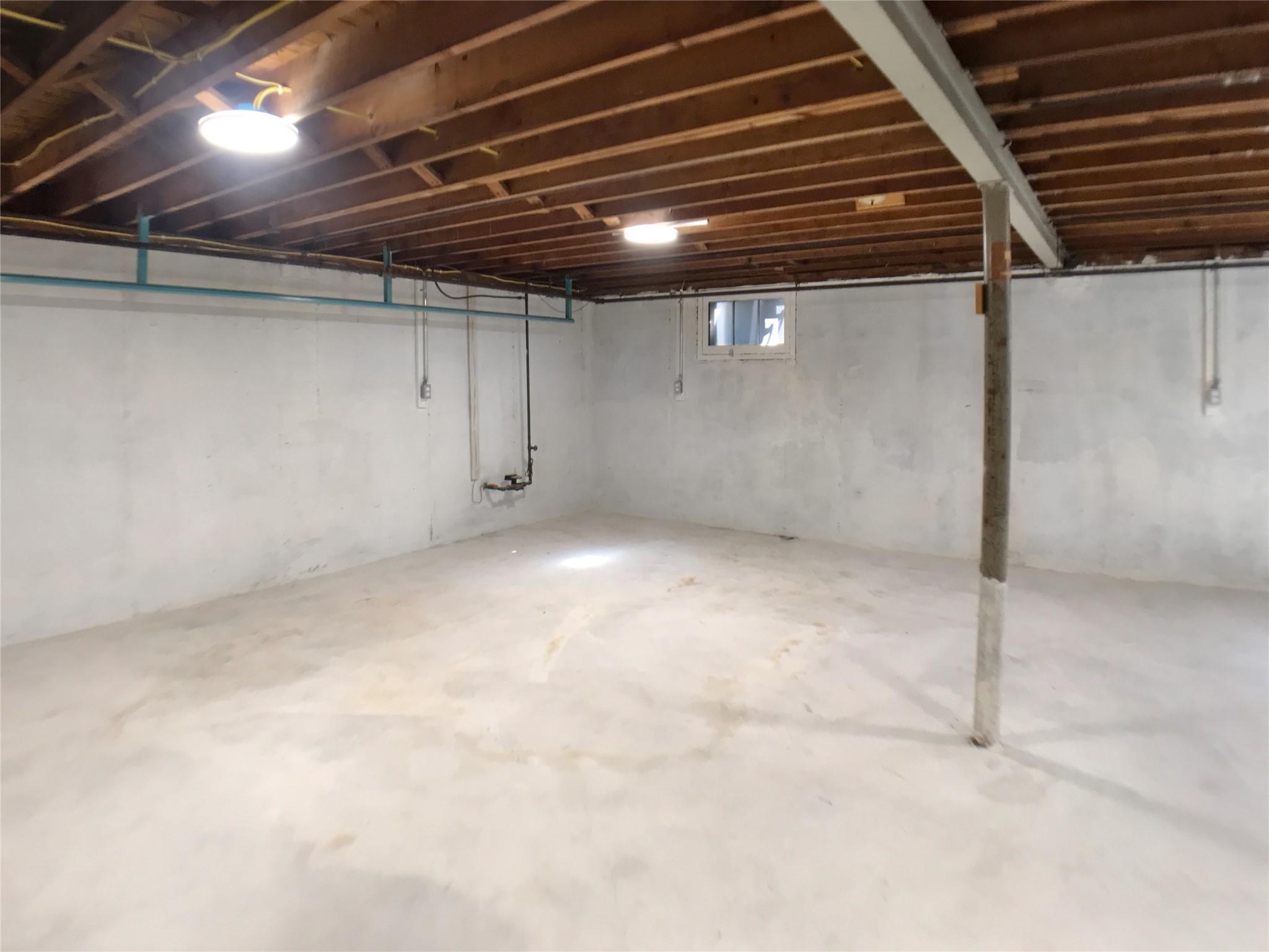 1689 Front Street — photo 21