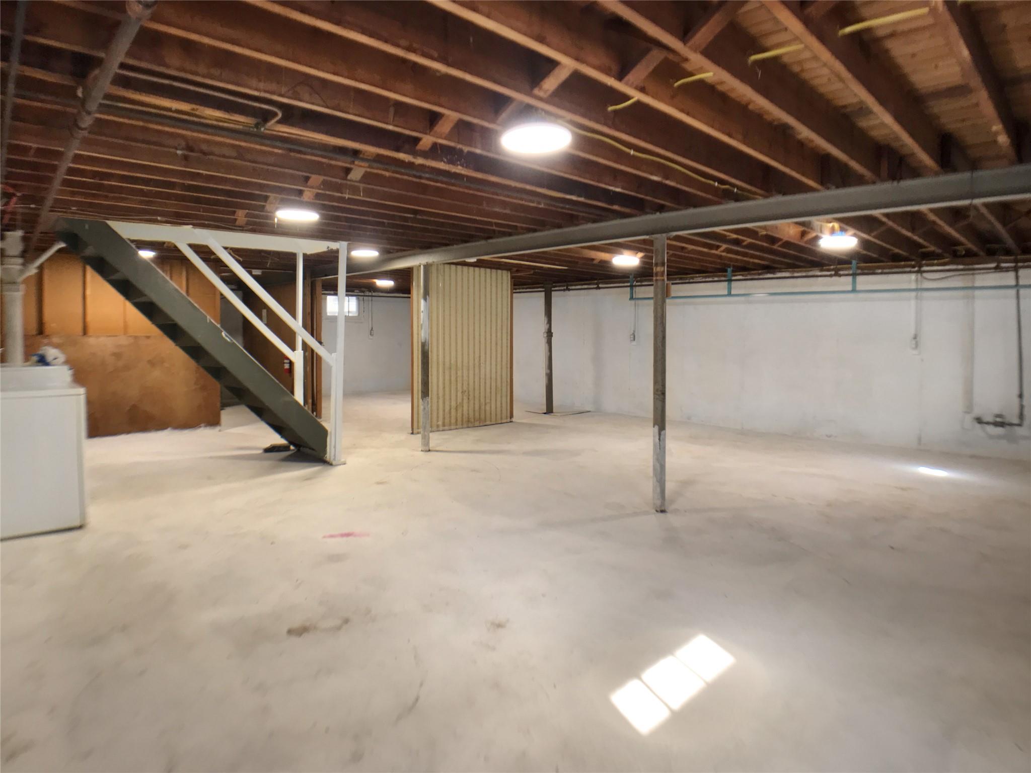 1689 Front Street — photo 24