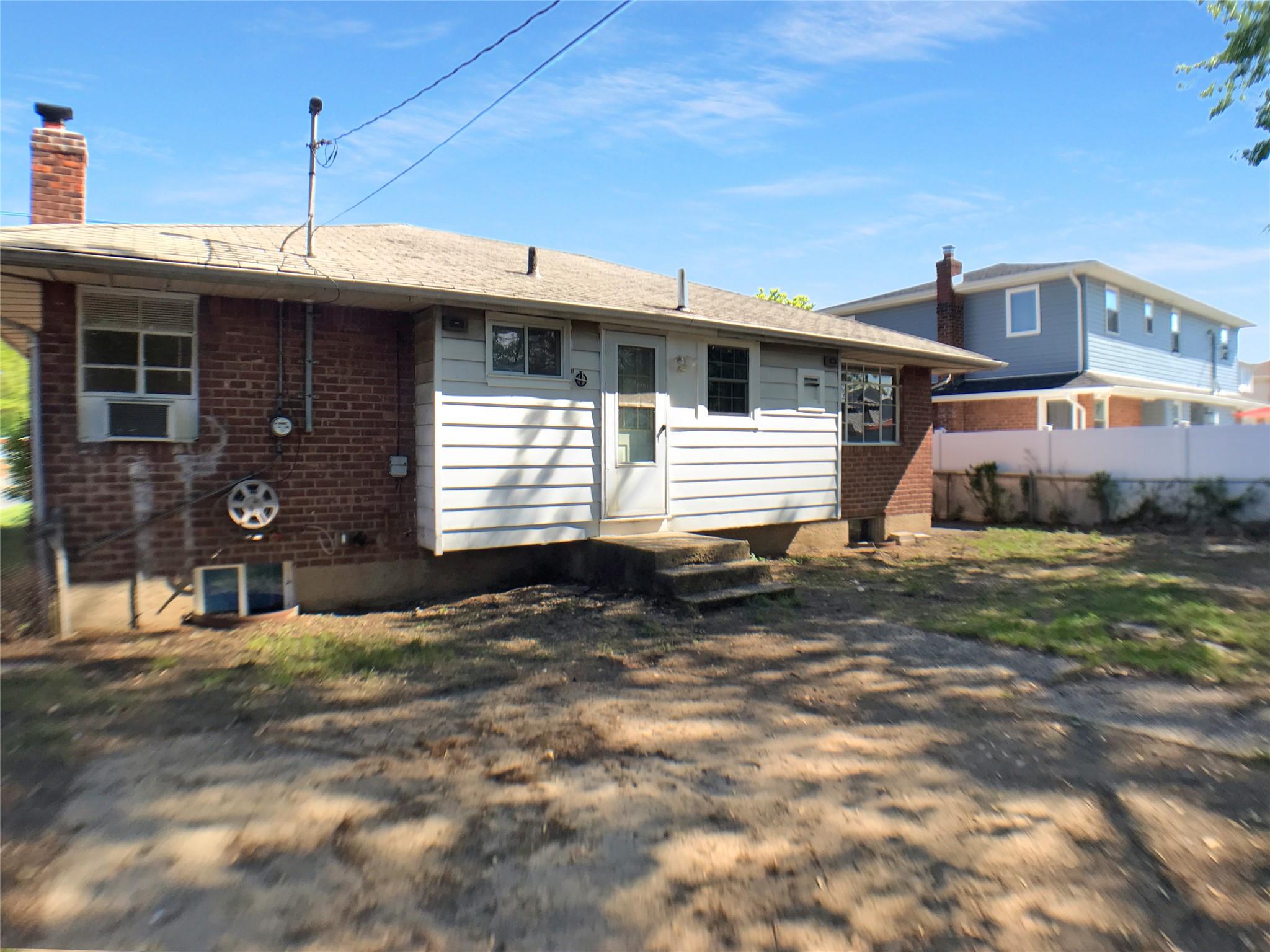 1689 Front Street — photo 8