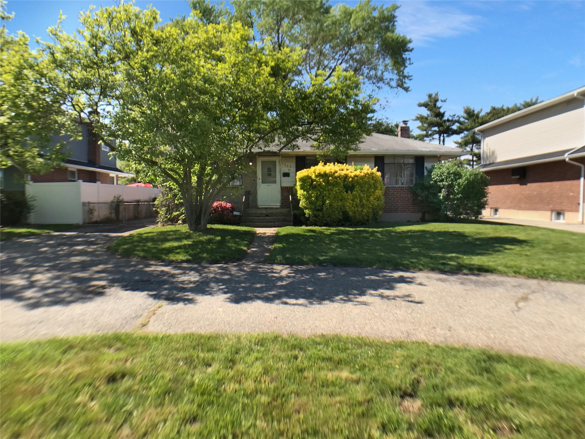 1689 Front Street — photo 10